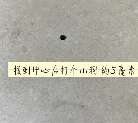 灌南瓷砖空鼓维修公司专业解答在瓷砖铺贴过程中，如果砂料搅拌不均匀，将会带来以下问题